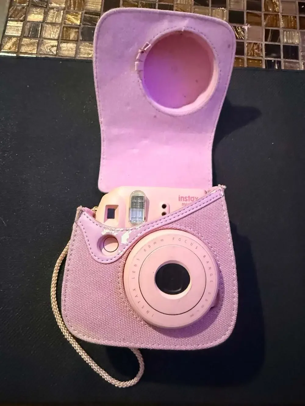 Fujifilm Instax Mini 8 Instant Film Camera in Pink with Matching Fabric Case